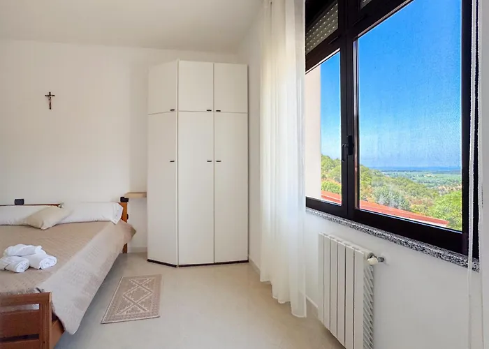 Brebei Niedda - Base Camp Outdoor & View Hostal *